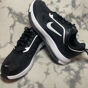 New Nike AirMax Womens 9